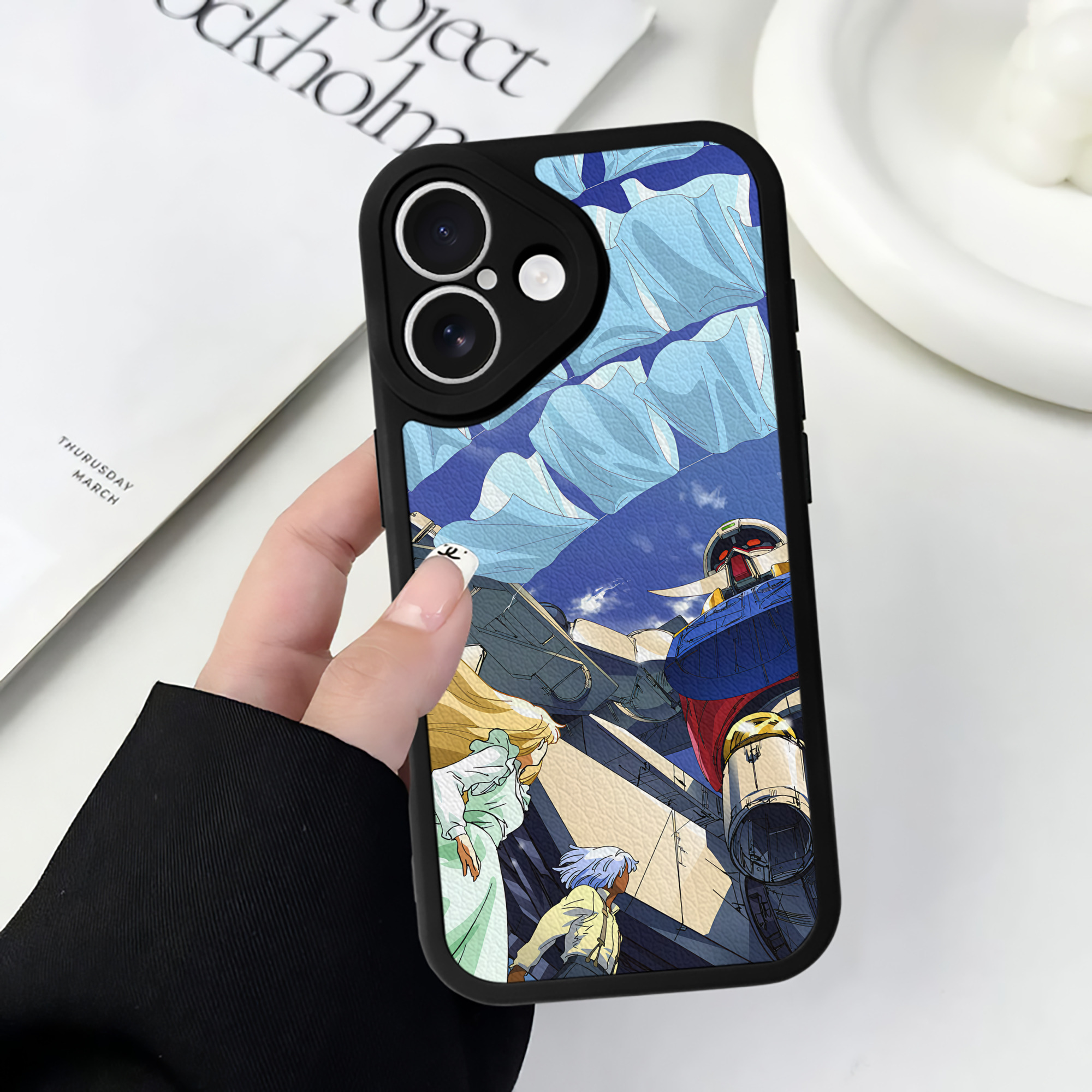 （画像用） 機動戦士ガンダム Mobile Suit Gundam 【iPhone 16シリーズ対応】シリコンスマホケース（レザー調） 材質：シリコン